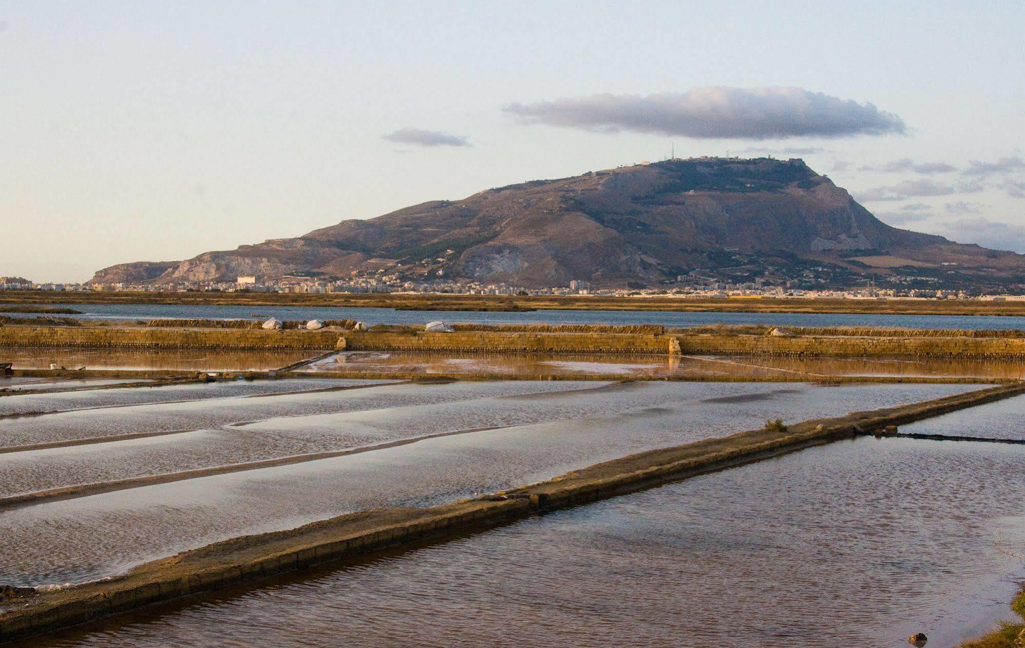 Le Saline Hotel Paceco Bagian luar foto